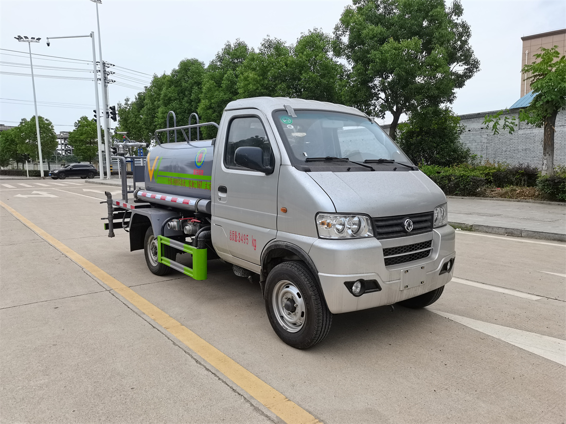 2噸灑水車-旺龍小型藍(lán)牌國六2立方灑水車廠家價格