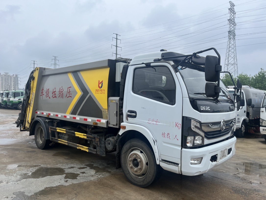 1??車型：國(guó)六9方壓縮垃圾車 2??年份：2021年6月 3??發(fā)動(dòng)機(jī)：朝柴170馬力，國(guó)六 4??底盤配置：東風(fēng)凱普特底盤，3800軸距，六檔變速箱，245